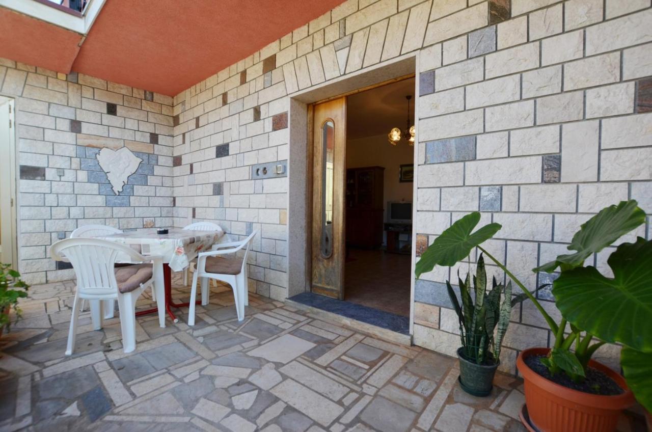 Miro Apartments Kanfanar Exterior photo